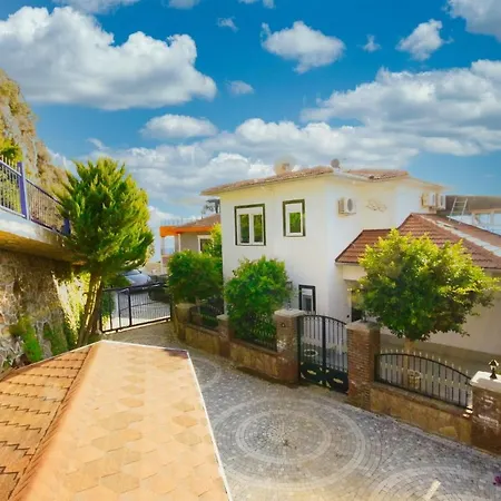 Luxus Pool Kestel *